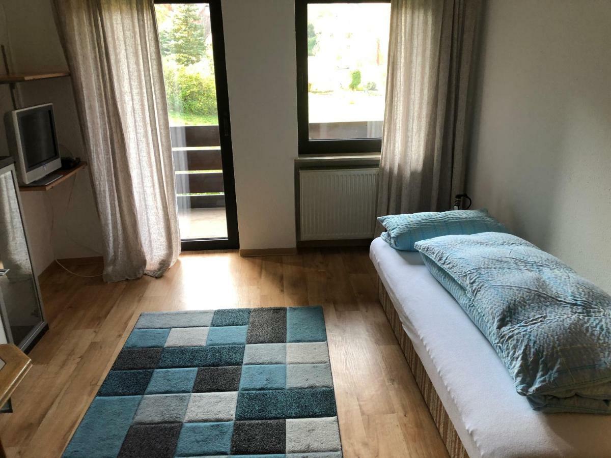 Zum Waldfrieden Hotell Neuhof  Exteriör bild